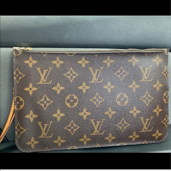 LOUIS VUITTON Monogram Neverfull Pochette Fuchsia - Picture 3 of 12